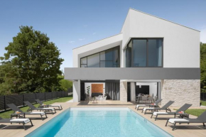 Luxury Villa Atria near Pula for 10 people with children playground & heated pool